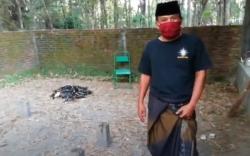 Video Warga di Sragen Isolasi Mandiri di Kuburan