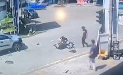 Detik-Detik Pengendara Motor Terpental saat Tabrakan di Wajo Sulsel