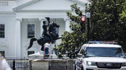 Pascaperintah Eksekutif Trump, 4 Orang Didakwa Berusaha Robohkan Patung di Depan Gedung Putih