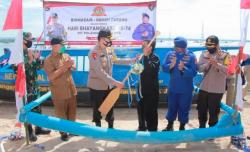 Polda NTB Sumbang Perahu untuk Siswa SD di Lombok Timur Wujudkan Cita-Cita