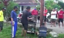Video Pencuri Burung Ditangkap dan Diikat Warga Palembang di Tiang Listrik
