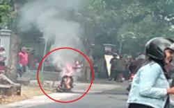 Geger, Video Sepeda Motor Listrik Terbakar di Sragen
