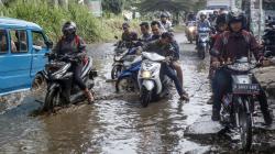 Akses Jalan Raya Bojong Gede-Citayam Rusak Parah