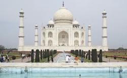 India Catat Rekor Lonjakan Kasus Corona, Taj Mahal Batal Dibuka