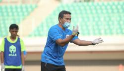 Pelatih Timnas U-16 Bima Sakti Konsultasi dengan Shin Tae-yong