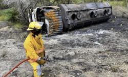 Truk Tangki BBM Terguling lalu Meledak, 7 Orang Tewas dan 46 Luka