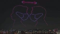 Korea Selatan Gelar Pertunjukan Drone, Ungkap Pesan Jaga Jarak dan Menggunakan Masker