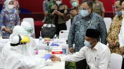 Menko PMK Ikuti Rapid Test Covid-19 Buatan Dalam Negeri