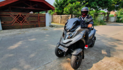 Menjajal Sepeda Motor Matic Roda 4 Qooder di Tengah Kota