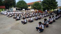 Begini Suasana Hari Pertama Masuk Sekolah di Bekasi