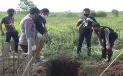Video 2 Jenazah Hilang Baru 4 Bulan Dimakamkan Hebohkan Warga Bekasi