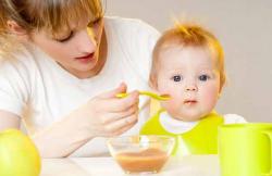 Selain Usia, Apa Kriteria Anak Boleh Diberi MPASI?