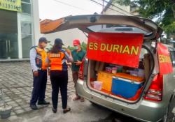 Dishub Denpasar Tertibkan 44 Pedagang Bermobil yang Berjualan di Badan Jalan