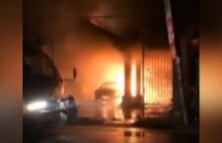 Detik-Detik Rumah dan Mobil Tokoh Masyarakat di Sumut Dibakar Orang Tak Dikenal