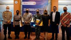 Cambridge Assessment English Serahkan Sertifikat kepada 49 Mahasiswa PTIK