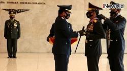 Video Panglima TNI Sematkan 3 Bintang Kehormatan kepada Kapolri Idham Azis