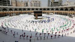 Jemaah Haji Tawaf dengan Physical Distancing, Jaga Jarak hingga 2 Meter
