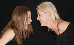 Introvert atau Ekstrovert? Yuk, Kenali Pribadi Anak agar Komunikasi Efektif