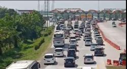 Hari Raya Idul Adha, Ribuan Kendaraan Padati Tol Palimanan