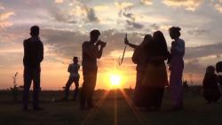 Libur Lebaran, Warga Jeneponto Ramai Kunjungi PLTB Tolo Satu untuk Nikmati Sunset