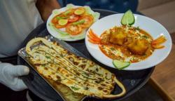 Ajak Lawan Rasa Takut pada Corona, Restoran India Sajikan Kari Covid dan Roti Masker