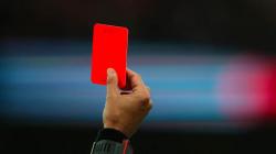 FIFA Bahas Penggunaan Kartu Biru dalam Sepak Bola, Bagaimana Regulasinya?