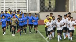 Melihat Timnas U-19 dan Senior Latihan Perdana Bersama di Stadion Madya GBK