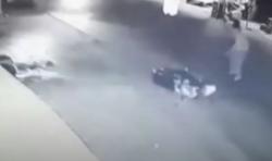 Video Sekelompok Pemuda Bawa Senjata Tajam Serang Warga di Tangsel