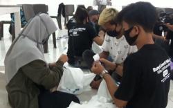 Keren, Puluhan Mantan Anggota Geng Motor di Sukabumi Buat Batik Jumputan Merah Putih