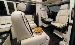 Mobi Van Mercedes Sprinter Disulap Jadi Hotel Berjalan Mewah, Begini Penampakannya