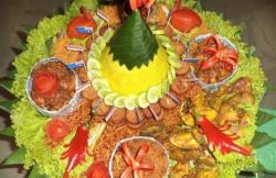 Rayakan Hari Kemerdekaan Indonesia dengan 4 Makanan dan Minuman Khas Ini