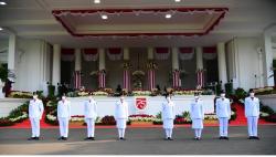 Siswa Asal Kalsel Jadi Pengerek Penurun Bendera Merah Putih di Istana