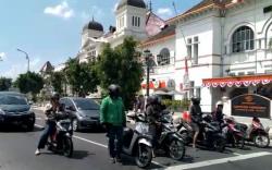 Berhenti saat Detik Proklamasi, Pemotor di Titik Nol Yogyakarta Langsung Berdiri Tegap