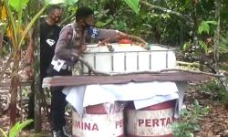 Polisi Amankan Ratusan Liter Minyak Oplosan di Pariaman  <