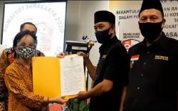 Siap Lawan Gibran-Teguh, Pasangan Independen Bajo Lolos Verifikasi Pendaftaran di KPU<