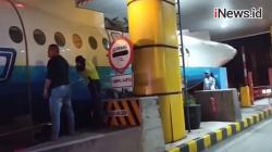 Video Truk Pembawa Pesawat N250 Buatan Habibie Tersangkut di Gerbang Tol Semarang