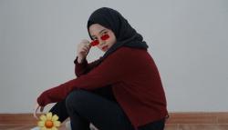 Hanin Dhiya Keluar dari Zona Nyaman, Bawakan Lagu Religi Fatimah Azzahra