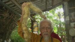 Kakek Ini Tak Pernah Cukur Rambut Selama 80 Tahun, Mengaku Disuruh Tuhan