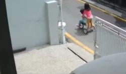 Detik-Detik Bocah Perempuan di Bandung Dijambret saat Main Sepeda