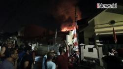 Video Rumah Mewah di Pulogadung Terbakar, Diduga akibat Korsleting Listrik