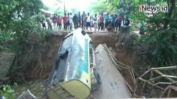 Video Jembatan di Palembang Ambruk, Truk Tangki Ikut Terperosok