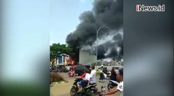 Video Toko Plastik di Panongan Tangerang Ludes Terbakar