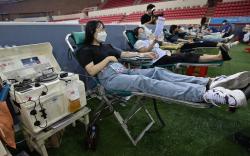 Sekte Rahasia Korsel Sumbang Darah untuk Riset Obat Covid-19 sebagai Penebus Dosa