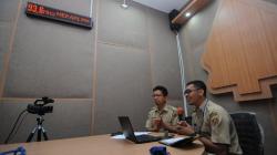 Guru-Guru di Boyolali Manfaatkan Siaran Radio untuk Pembelajaran Jarak Jauh