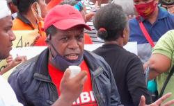 Edo Kondologit Demo Polresta Sorong Tuntut Tewasnya Adik Ipar Diusut Tuntas<