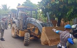 Pembongkaran Lapak Liar di Kubu Raya Picu Kericuhan Satpol PP dan Pedagang<