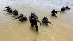 Prajurit Raider TNI AD Latihan Pemeliharaan Kemampuan di Pantai Lampuuk Aceh