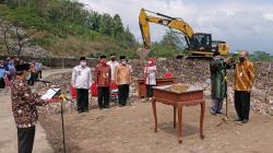 Pejabat Kabupaten Temanggung Dilantik di Tempat Pembuangan Sampah