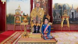 Raja Thailand Vajiralongkorn Kembalikan Gelar Permaisuri Mantan Pengawal Setelah Setahun Pisah