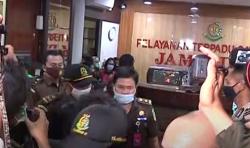 Video Jaksa Pinangki Jalani Pemeriksaan di Gedung Kejagung